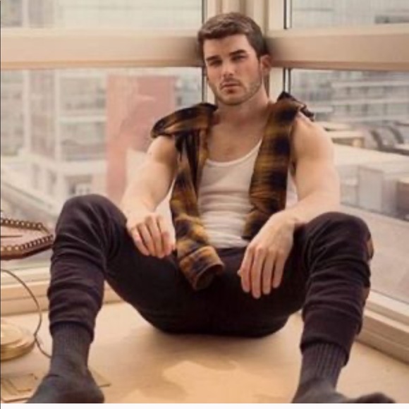 Meet your Posher, Skylar - Picture 1 of 3